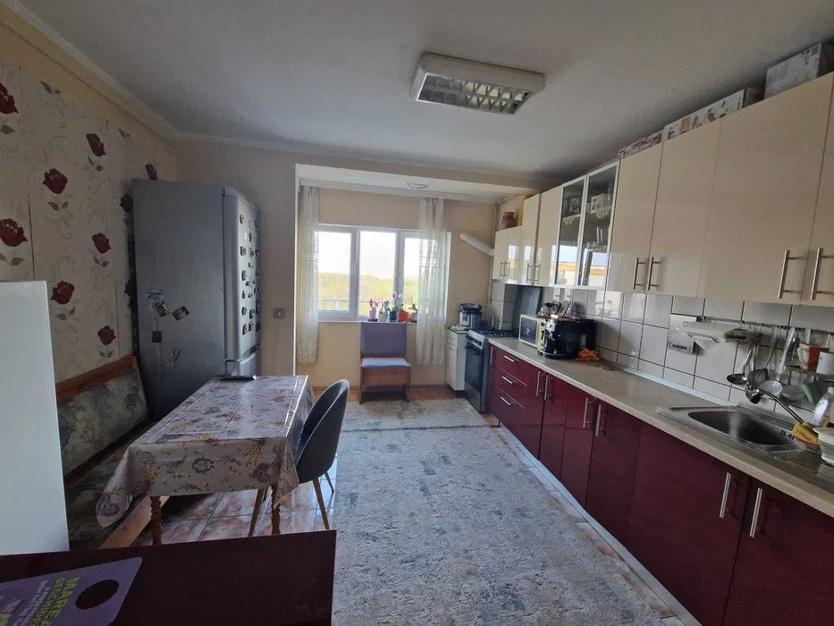 Apartament 2 camere, 47 mp, etaj intermediar,Intre Lacuri