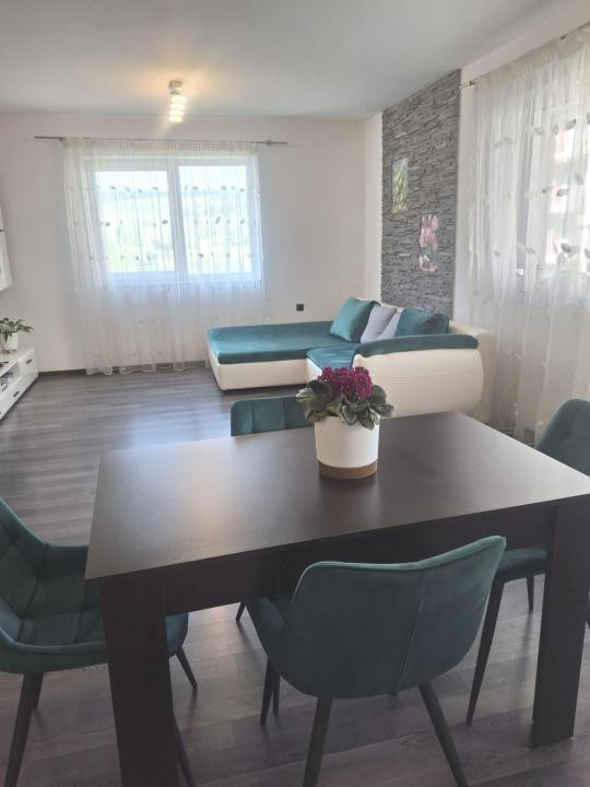 Apartament la cheie, etajul 1, zona clinicii Ametyst