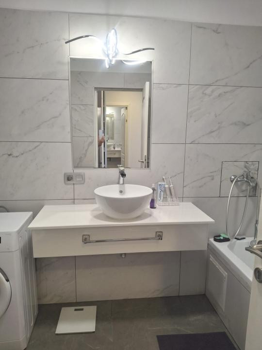 Apartament la cheie, etajul 1, zona clinicii Ametyst