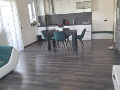Apartament la cheie, etajul 1, zona clinicii Ametyst
