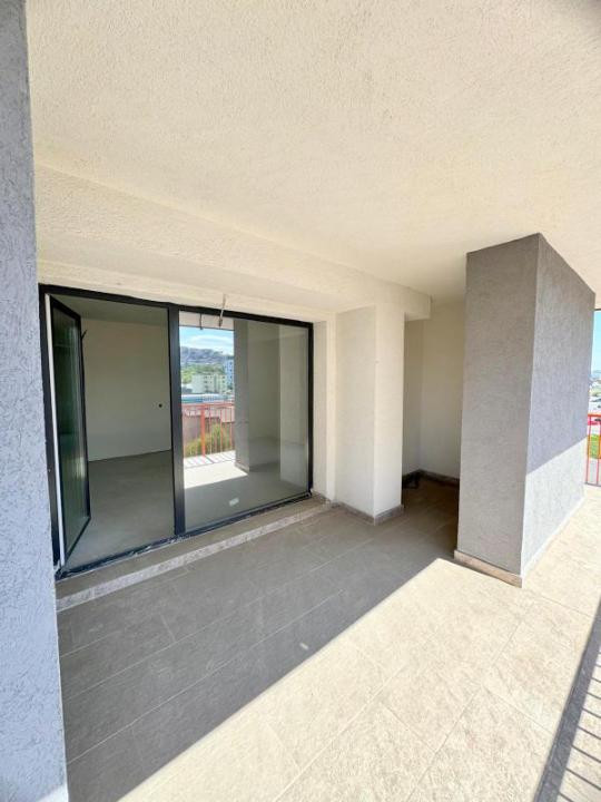 Apartament 3 camere decomandate, 71.40 mp, 2 terase, parcare, zona VIVO