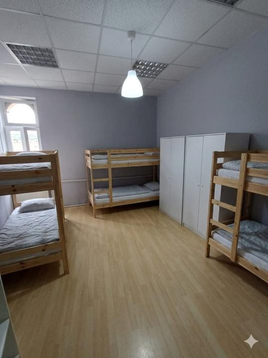 Cazare pentru muncitori, 12-16 persoane, zona Gării