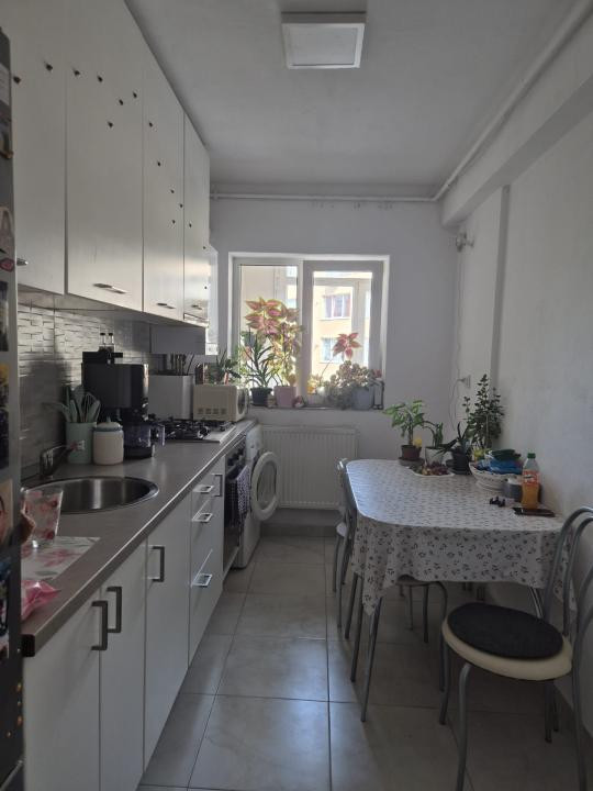 Apartament cu 2 camere,parcare inclusa, zona Florilor