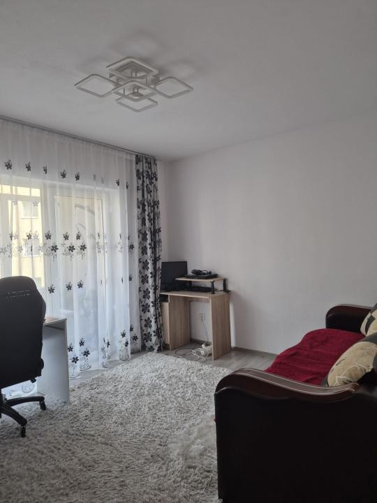 Apartament cu 2 camere,parcare inclusa, zona Florilor
