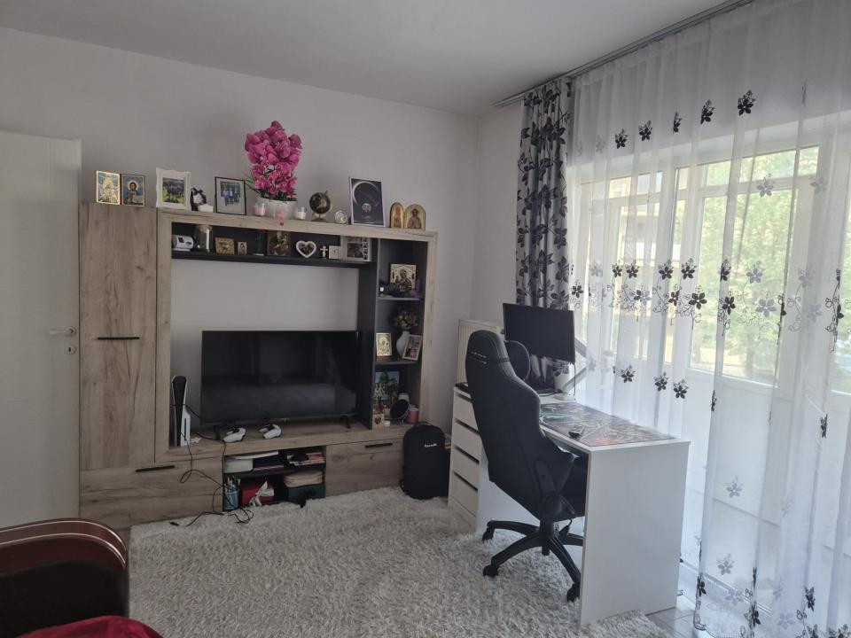 Apartament cu 2 camere,parcare inclusa, zona Florilor