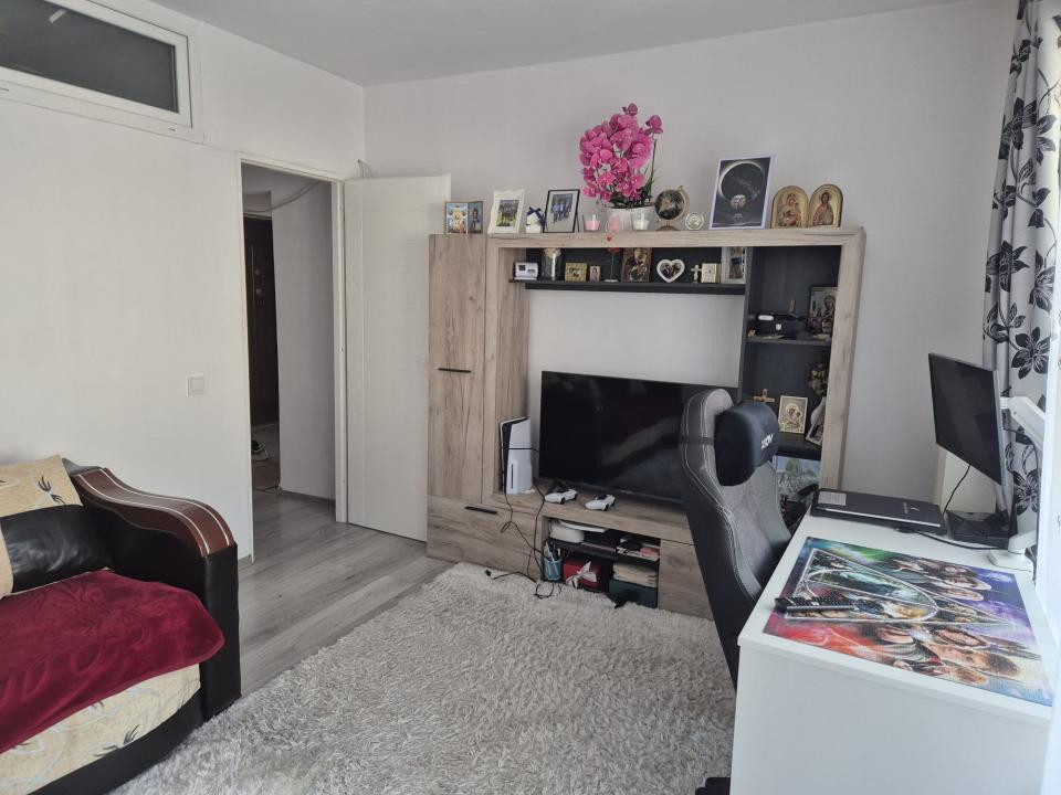 Apartament cu 2 camere,parcare inclusa, zona Florilor