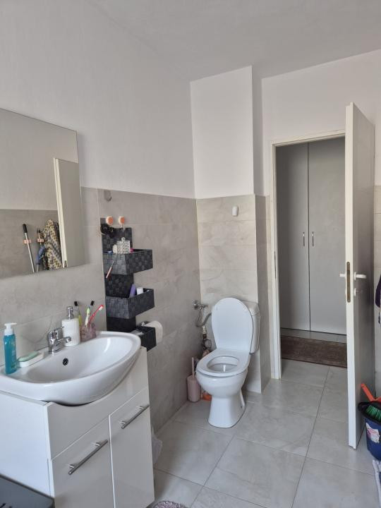 Apartament cu 2 camere,parcare inclusa, zona Florilor