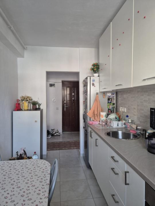 Apartament cu 2 camere,parcare inclusa, zona Florilor