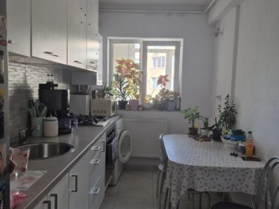 Apartament cu 2 camere,parcare inclusa, zona Florilor