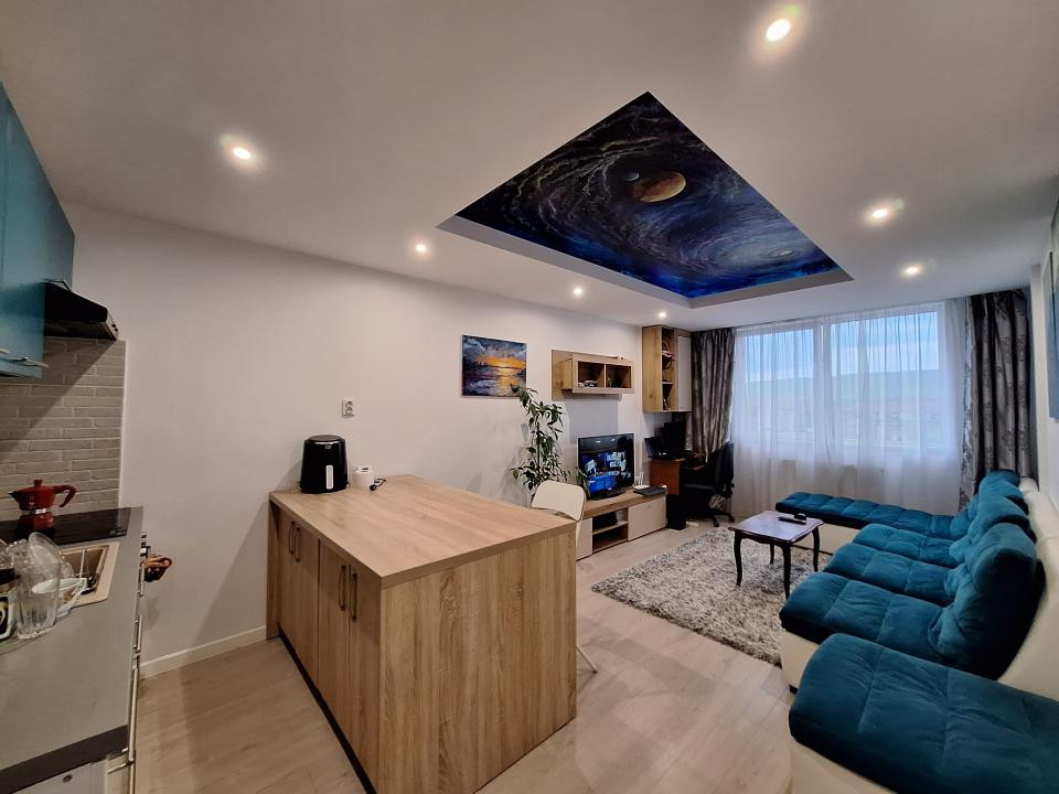 Apartament cu 3 camere, 59 mp, parcare, zona Teilor