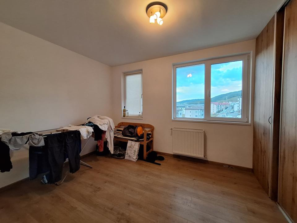 Apartament cu 3 camere, 59 mp, parcare, zona Teilor