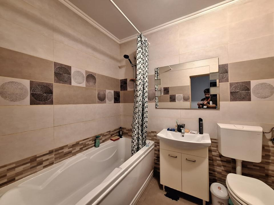 Apartament cu 3 camere, 59 mp, parcare, zona Teilor