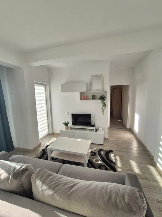 Apartament cu 2 camere, 44,6 mp, balcon, zona Stadionului