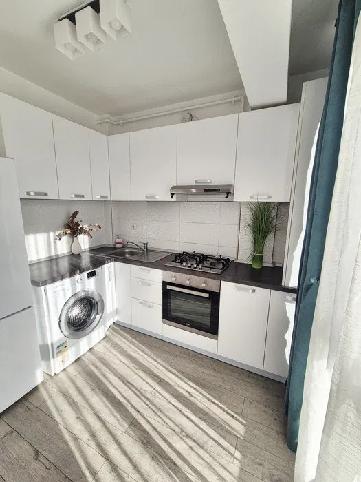 Apartament cu 2 camere, 44,6 mp, balcon, zona Stadionului