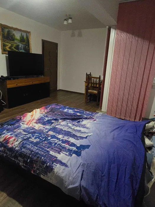 Apartament decomandat, 61 mp, 2 balcoane, zona Eroilor