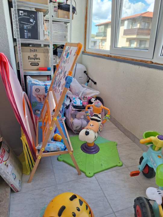 Apartament decomandat, 61 mp, 2 balcoane, zona Eroilor