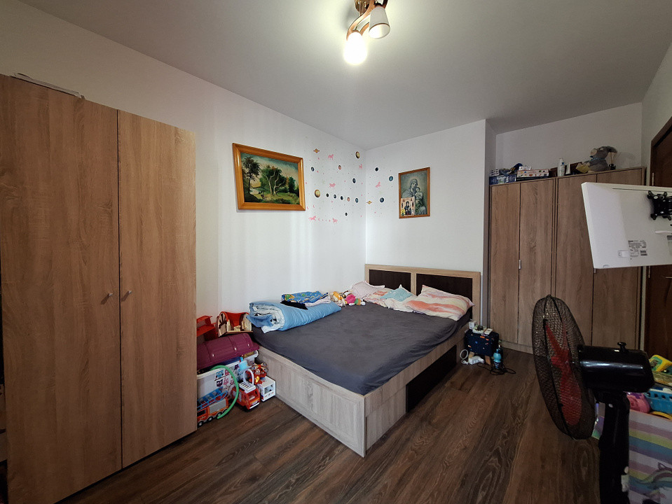 Apartament decomandat, 61 mp, 2 balcoane, zona Eroilor