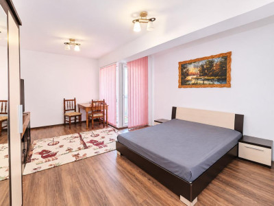 Apartament decomandat, 61 mp, 2 balcoane, zona Eroilor