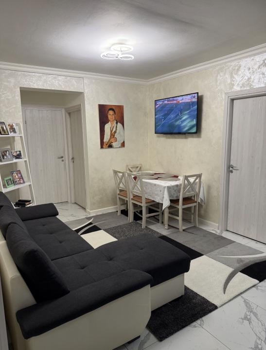 Apartament cu 3 camere , zona Kik , parcare 