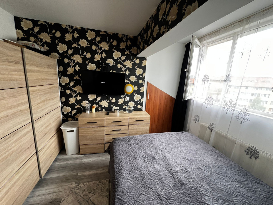 Apartament cu 3 camere , zona Kik , parcare 
