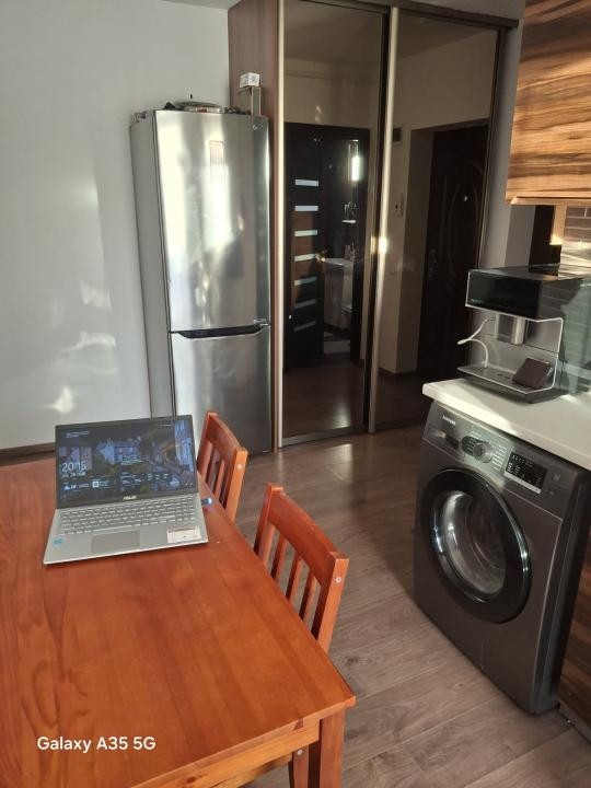 Apartament cu 1 camera ,decomandat ,zona porii 