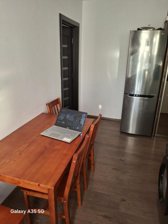 Apartament cu 1 camera ,decomandat ,zona porii 
