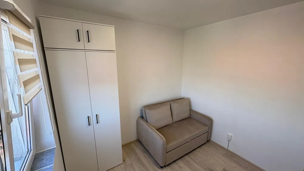 Garsoniera de vanzare ,12 mp utili , zona Gruia