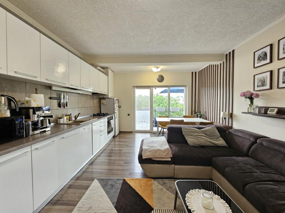 Apartament cu 2 camere ,terasa de 25 mp , garaj individual ,zona Eroilor