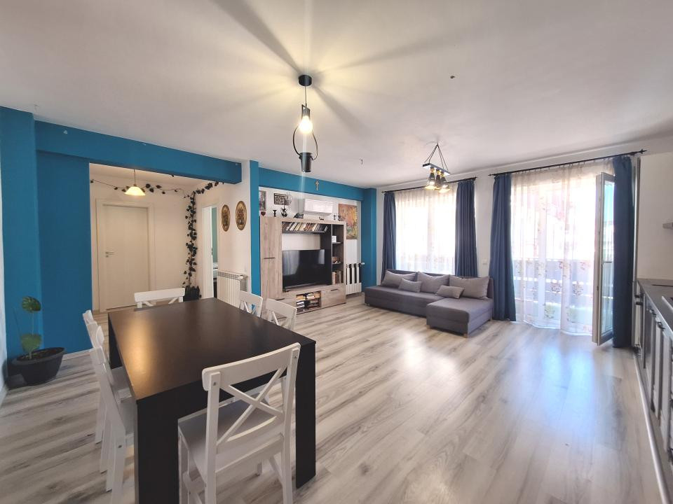 Apartament cu 2 camere, 55 mp, balcon, zona Cetatii