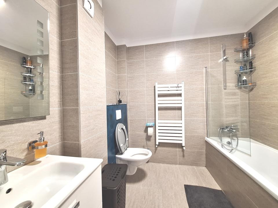 Apartament cu 2 camere, 55 mp, balcon, zona Cetatii