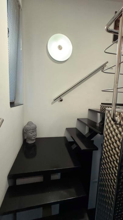 CASA INDIVIDUALA DE INCHIRIAT CU 4 CAMERE,CURTE 500 MP,GARAJ,ZONA VIVO