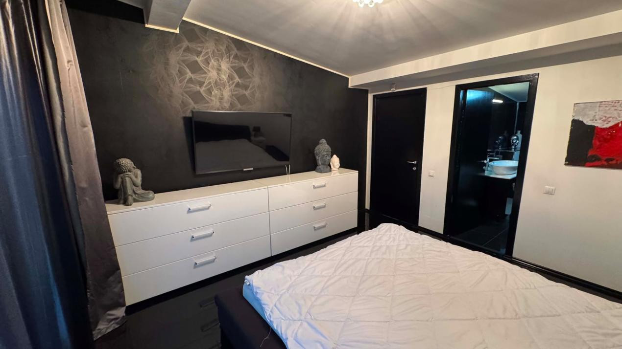 CASA INDIVIDUALA DE INCHIRIAT CU 4 CAMERE,CURTE 500 MP,GARAJ,ZONA VIVO