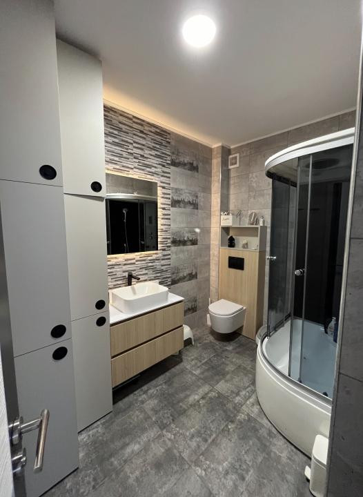 Apartament de 75 mp utili,3 camere,2 bai , zona Parcul Poligon 