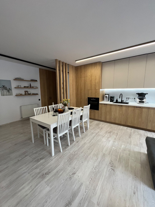 Apartament de 75 mp utili,3 camere,2 bai , zona Parcul Poligon 