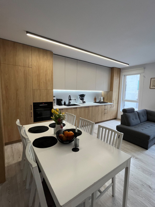 Apartament de 75 mp utili,3 camere,2 bai , zona Parcul Poligon 