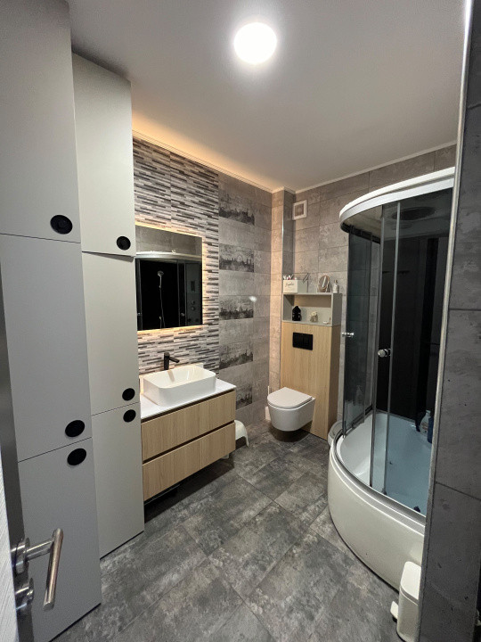 Apartament de 75 mp utili,3 camere,2 bai , zona Parcul Poligon 