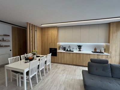 Apartament de 75 mp utili,3 camere,2 bai , zona Parcul Poligon 
