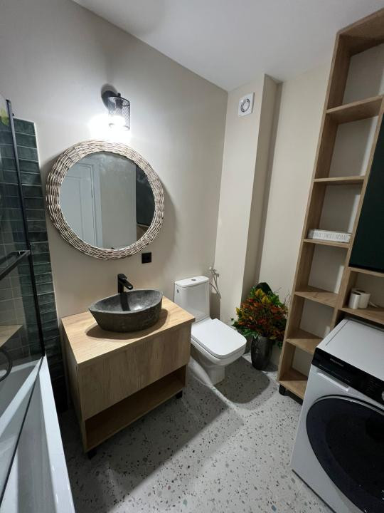 Apartament cu 3 camere ,bloc nou cu lift , parcare 