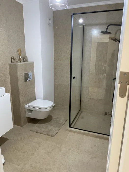 Apartament cu 3 camere, 66 mp, terasa de 26 mp, langa METRO