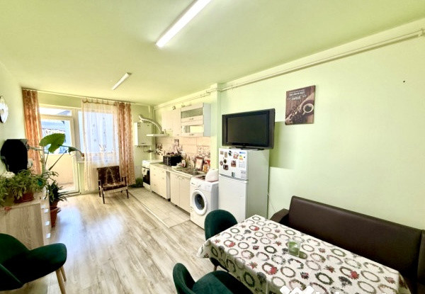 Apartament cu 2 camere,parcare,etaj intermediar,strada Iaon Rus