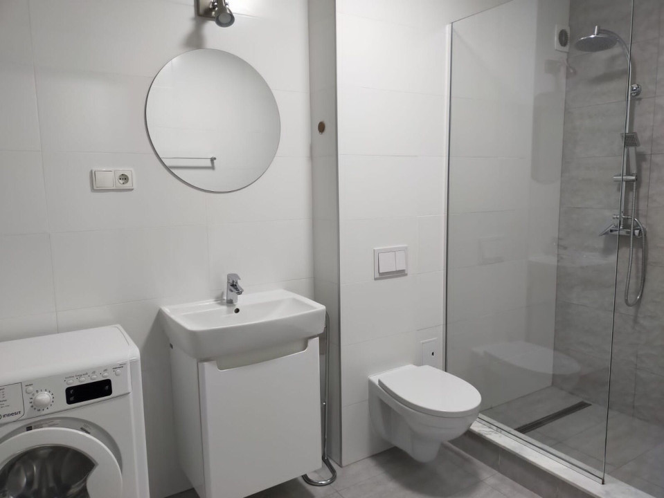 Cladire cu 7 apartamenete,parcari,zona semicentrala