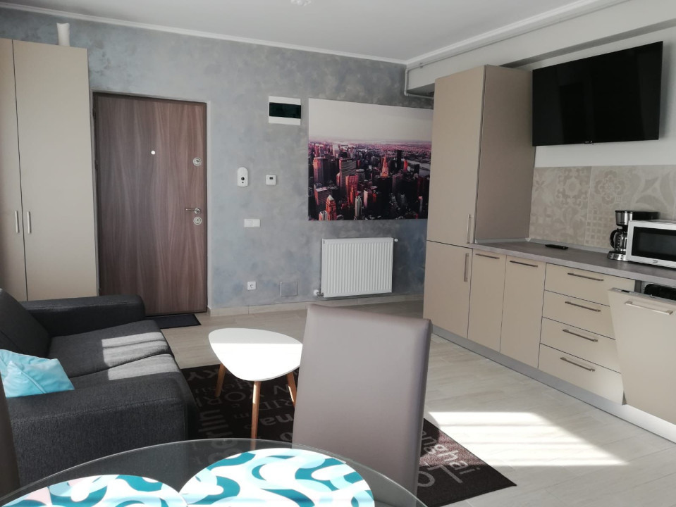 Cladire cu 7 apartamenete,parcari,zona semicentrala