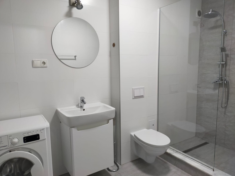 Cladire cu 7 apartamenete,parcari,zona semicentrala