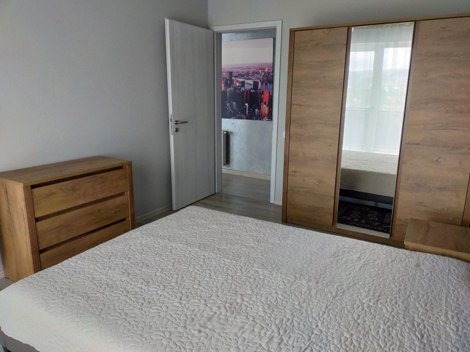 Cladire cu 7 apartamenete,parcari,zona semicentrala