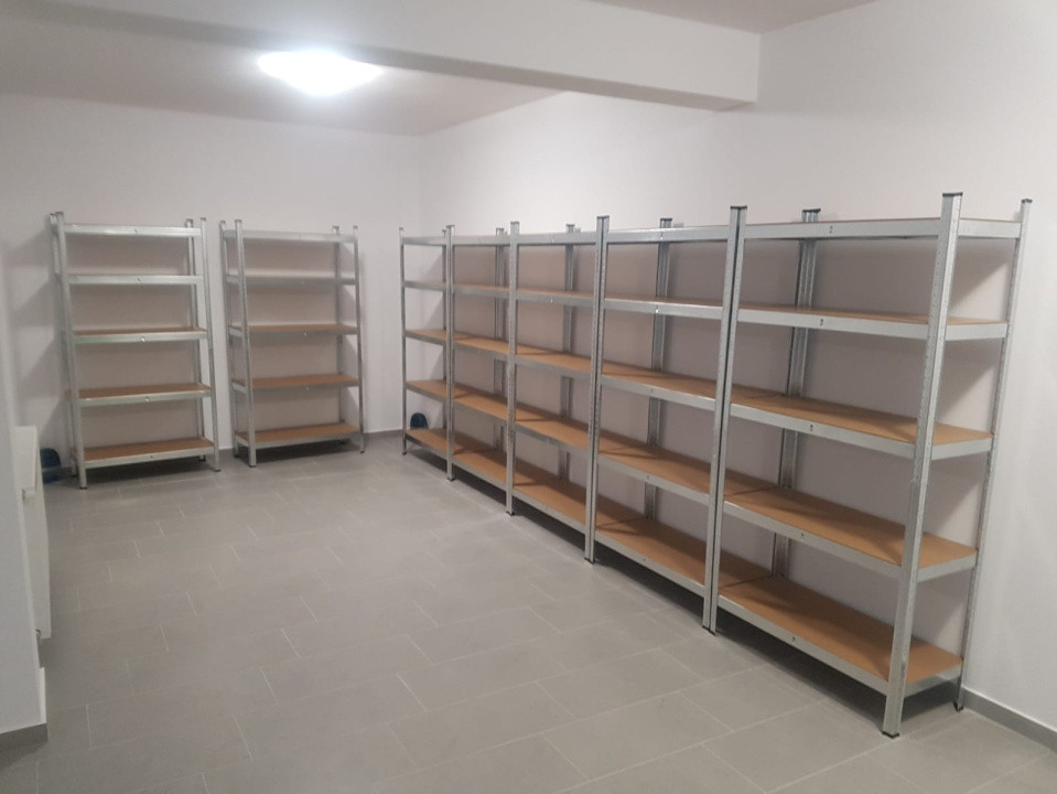Cladire cu 7 apartamenete,parcari,zona semicentrala