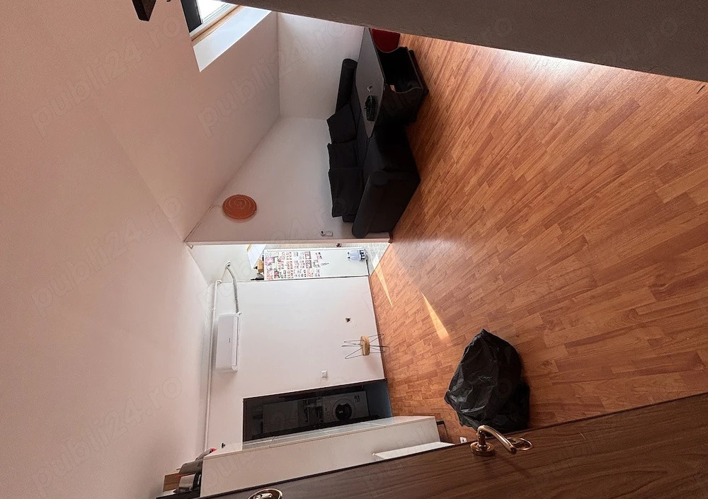 Apartament la mansardă, Florilor Florești!