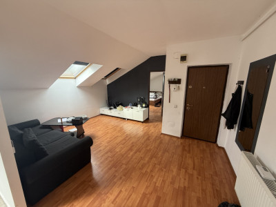 Apartament la mansardă, Florilor Florești!