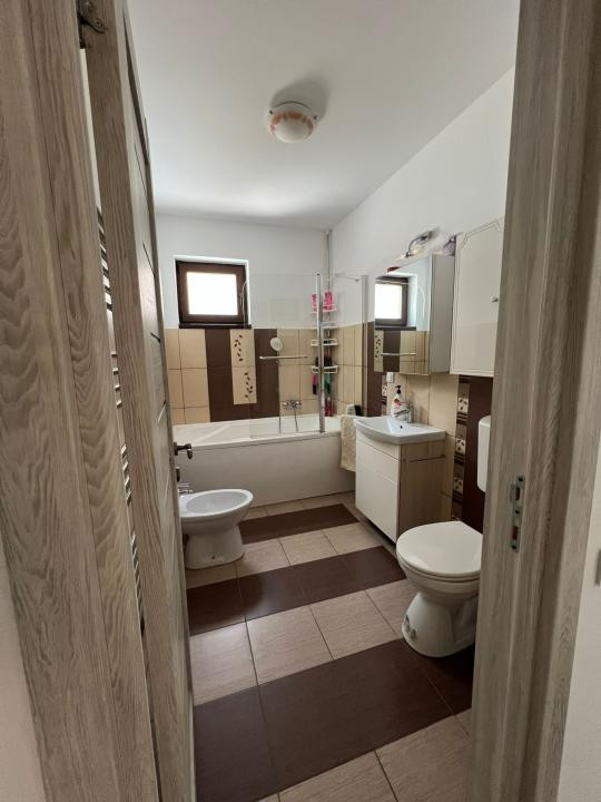Apartament de 3 camere, 75 mp utili +Gradina/Boxa/ Parcul Poligon