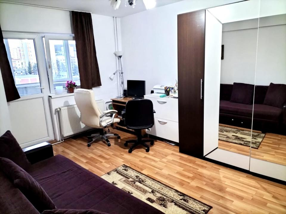 Apartament de închiriat cu 2 camere deco.,Manatur zona Piața Flora