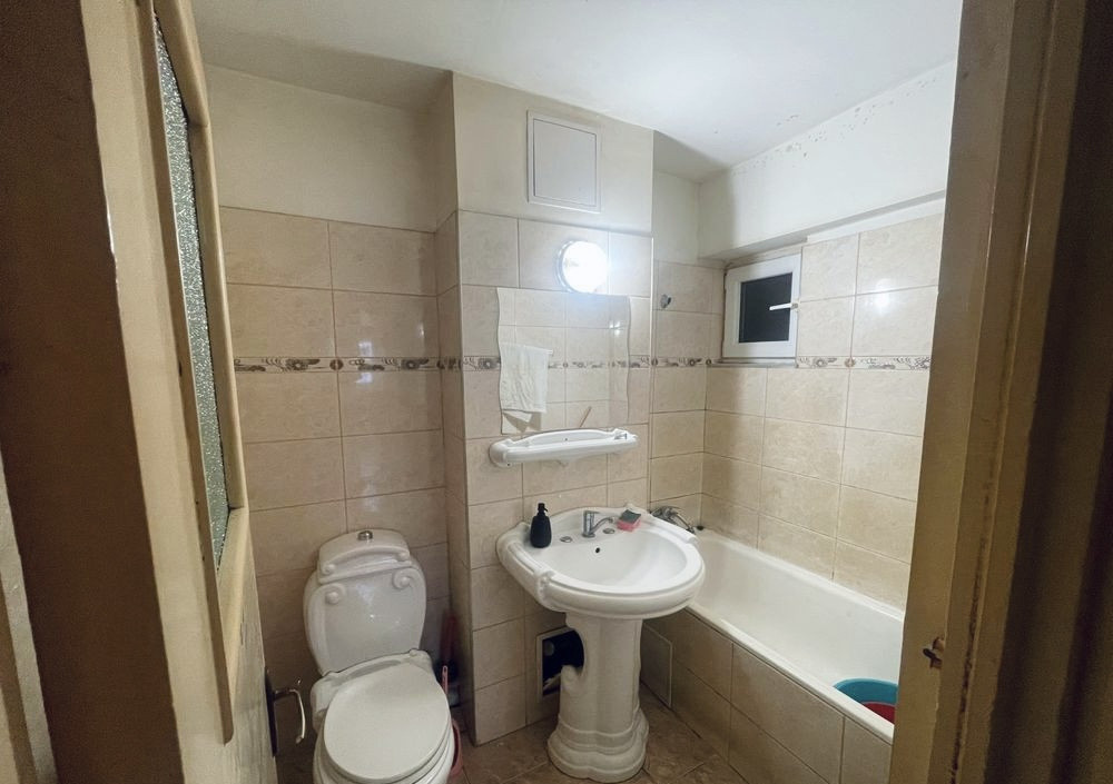 Apartament de 76 mp utili,2 bai,2 balcoane,,zona Piata Marasti